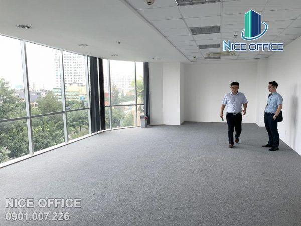 Khách hàng Nice Office đi khảo sát văn phòng tại Pax Sky Lê Lai