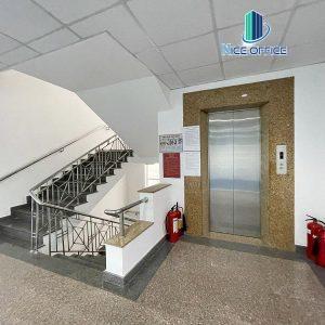 Thang máy và thang bộ tại tòa nhà Sam Holdings
