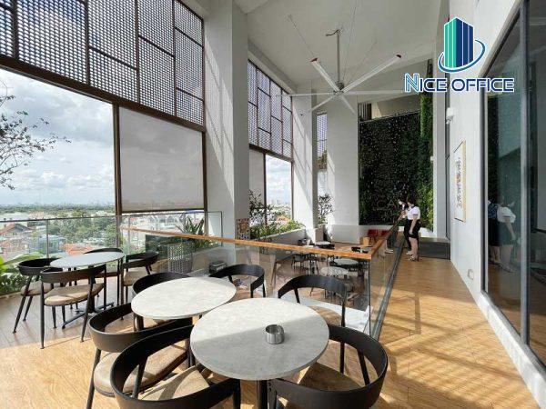 Khu vực lounge Cafe sử dụng chung khi đặt văn phòng tại tòa nhà Worc@q2 Building
