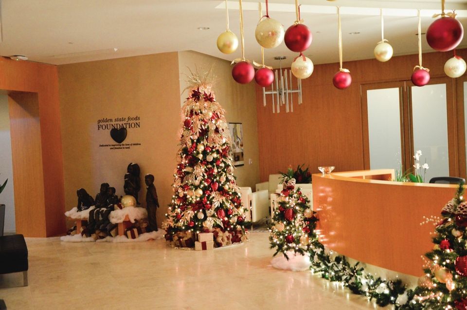 Trang trí văn phòng dịp Giáng sinh mang lại không gian ấm áp, vui tươi cho tập thể