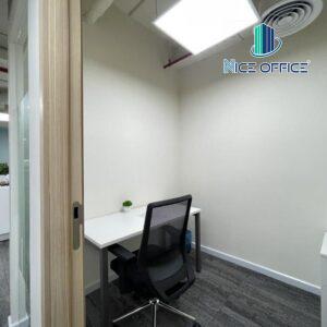 Phòng làm việc size nhỏ với không gian riêng biệt tại Regus Thảo Điền