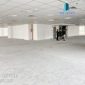 Khách hàng Nice Office đi khảo sát mặt bằng trống nguyên sàn tại tòa nhà An Phú Plaza