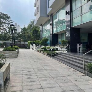 Khuôn viên phía trước tòa nhà Đất Phương Nam Building