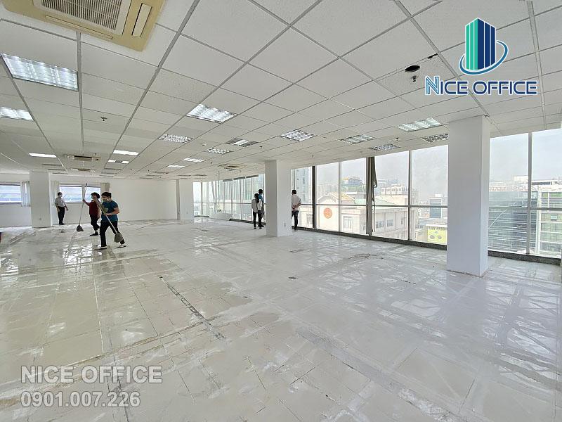 Khách hàng Nice Office đi khảo sát văn phòng cho thuê quận 3 - Tòa nhà Estar Building