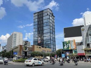 Toàn cảnh tòa nhà AB Tower nhìn từ vòng xoay Phù Đổng