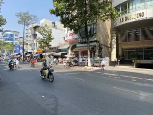 Đường Nguyễn Công Trứ phía trước tòa nhà Artex Saigon Building
