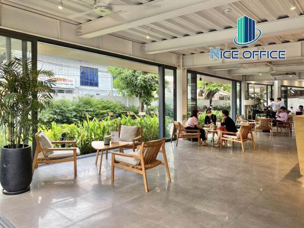 Khu vực tiếp khách chung tại văn phòng trọn gói Dreamplex Thảo Điền