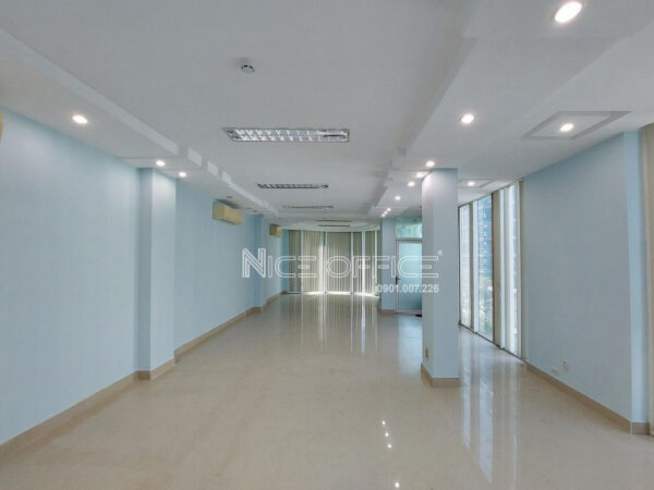 Tòa nhà 130 NCT Building đường Nguyễn Công Trứ, Quận 1