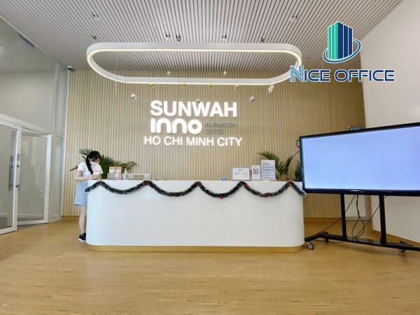 Khu vực lễ tân tại Sunwah Innovation Center