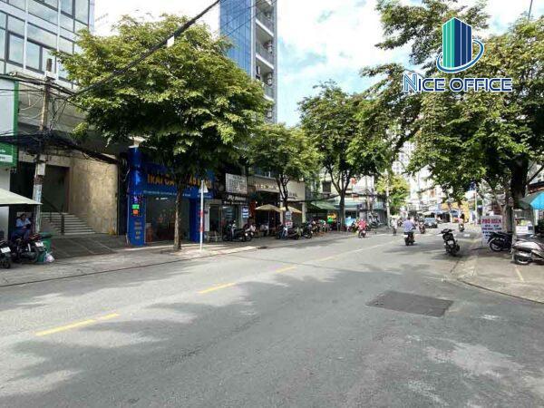 Đường Nguyễn Văn Thương phía trước tòa nhà Saigon Building 3