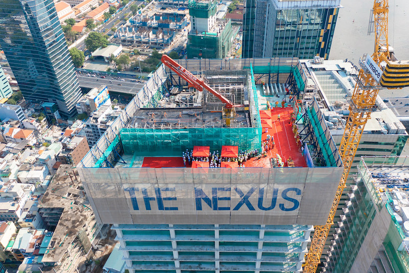 Hình ảnh từ RICONS vào ngày dự án the Nexus cất nóc tháp 2