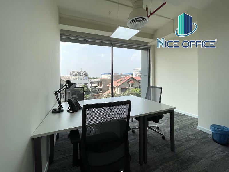 Phòng làm việc 3 chỗ ngồi có view tại văn phòng trọn gói Regus Thảo Điền