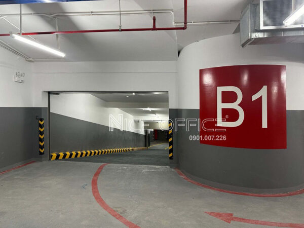 Tòa nhà có 4 hầm xe đáp ứng được nhu cầu lớn về việc đỗ xe của khách hàng
