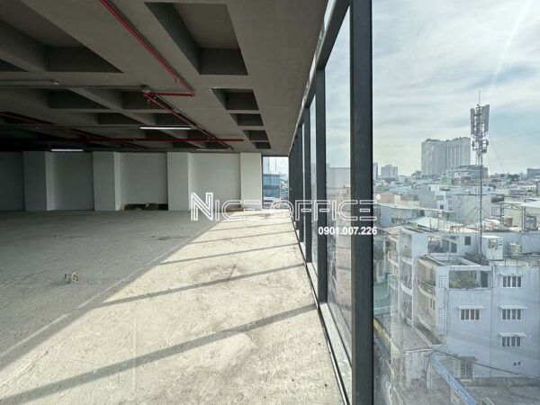 Sàn văn phòng view mặt kính tại tòa nhà Zeta Building Nguyễn Hữu Cầu