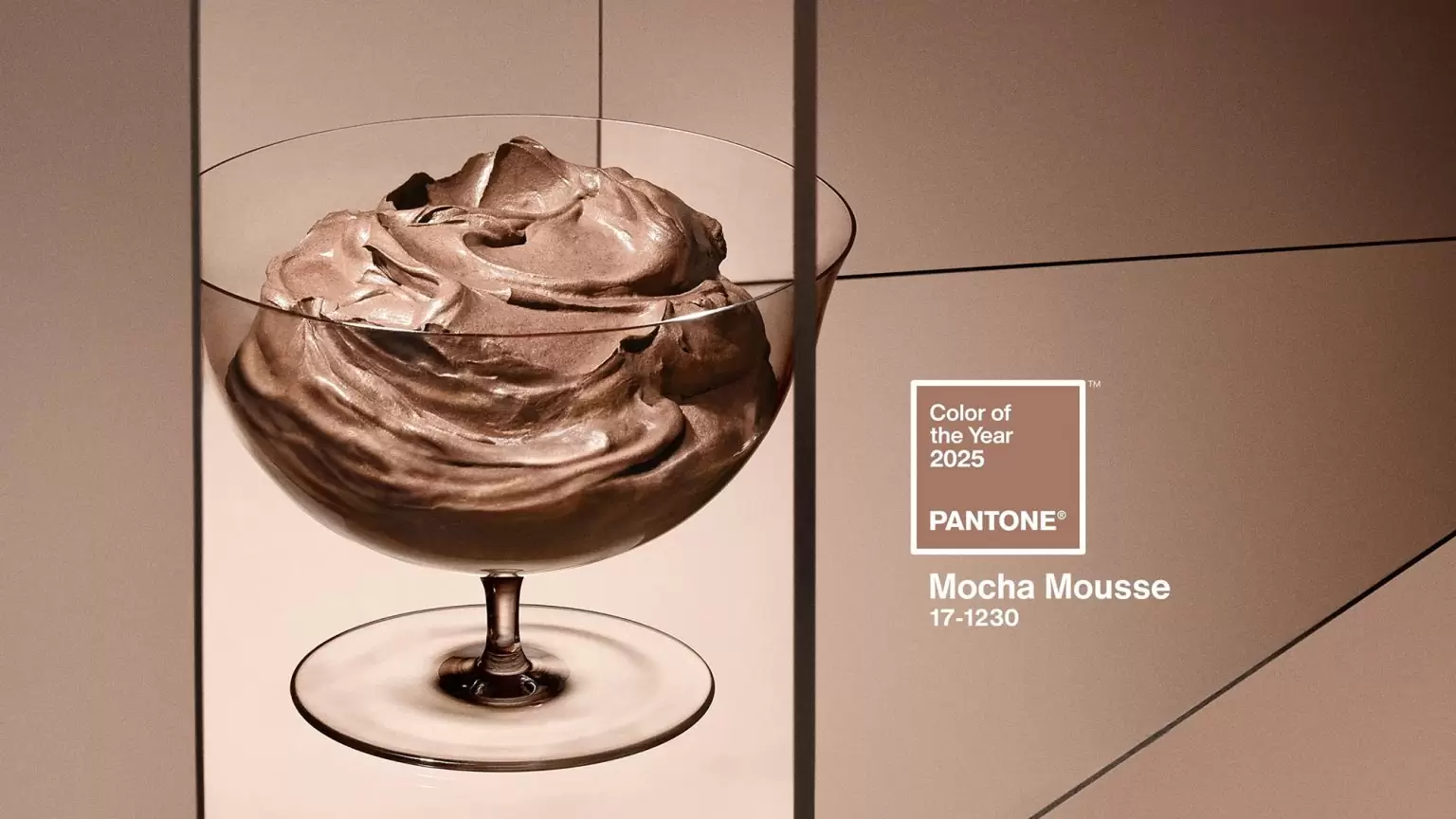 Pantone color 2025 là màu Mocho Mousse